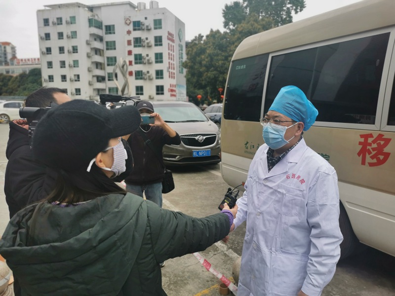 韦中盛接受采访_副本.jpg
