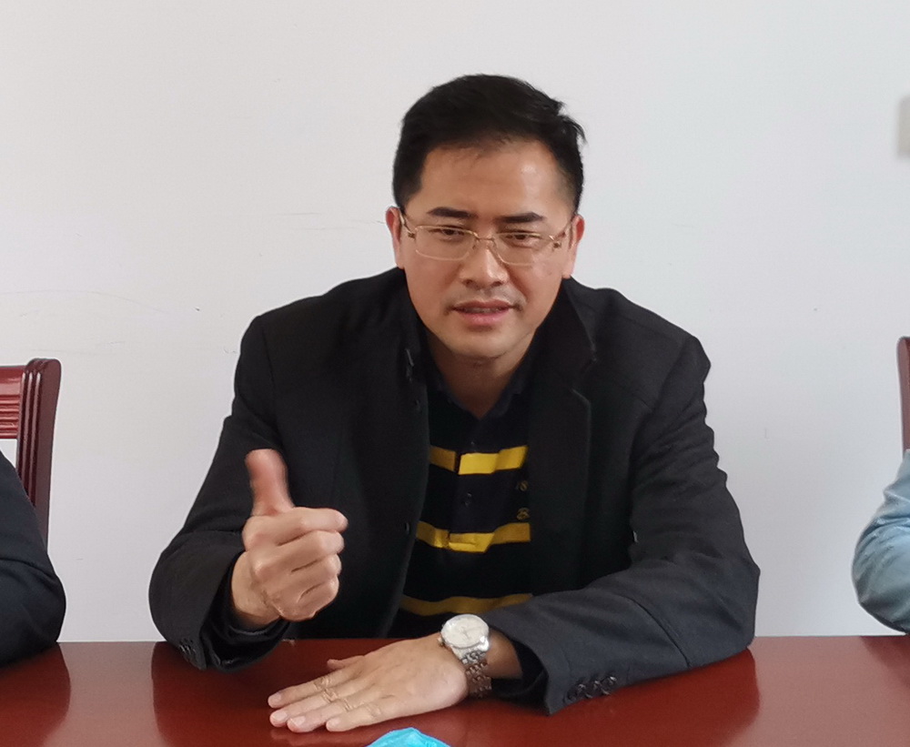 黄忠官.jpg