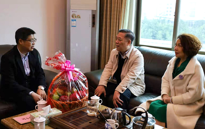 1月25日慰问老社员张喜均_副本.jpg