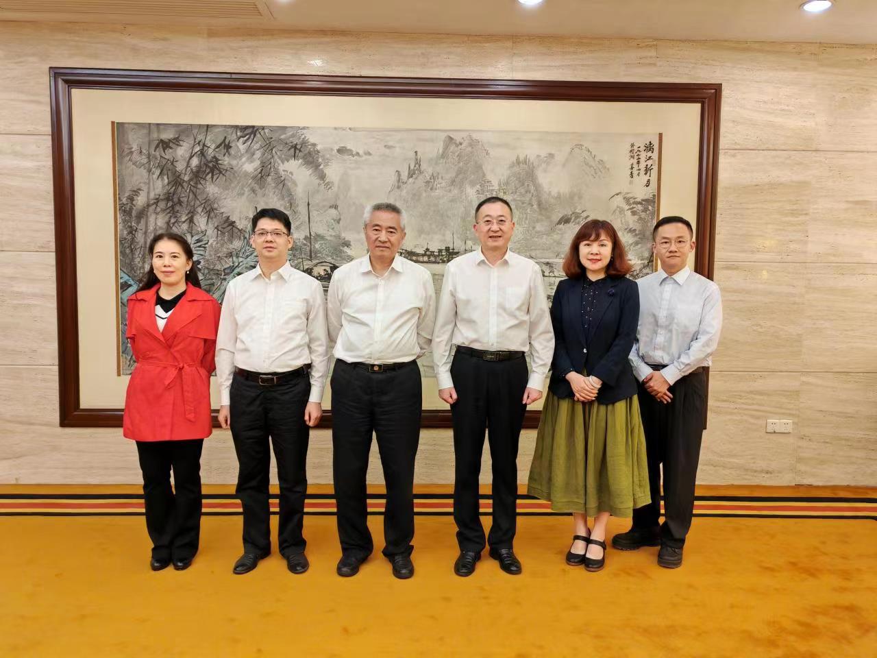 邵鸿接见九三学社桂林市委领导班子成员